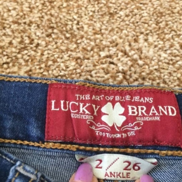 LUCKY BRAND SWEET N LOW JEANS (TAG 2/26) - Picture 6 of 8